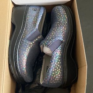 Dark blue clogs with colorful hearts. Worn only once!!